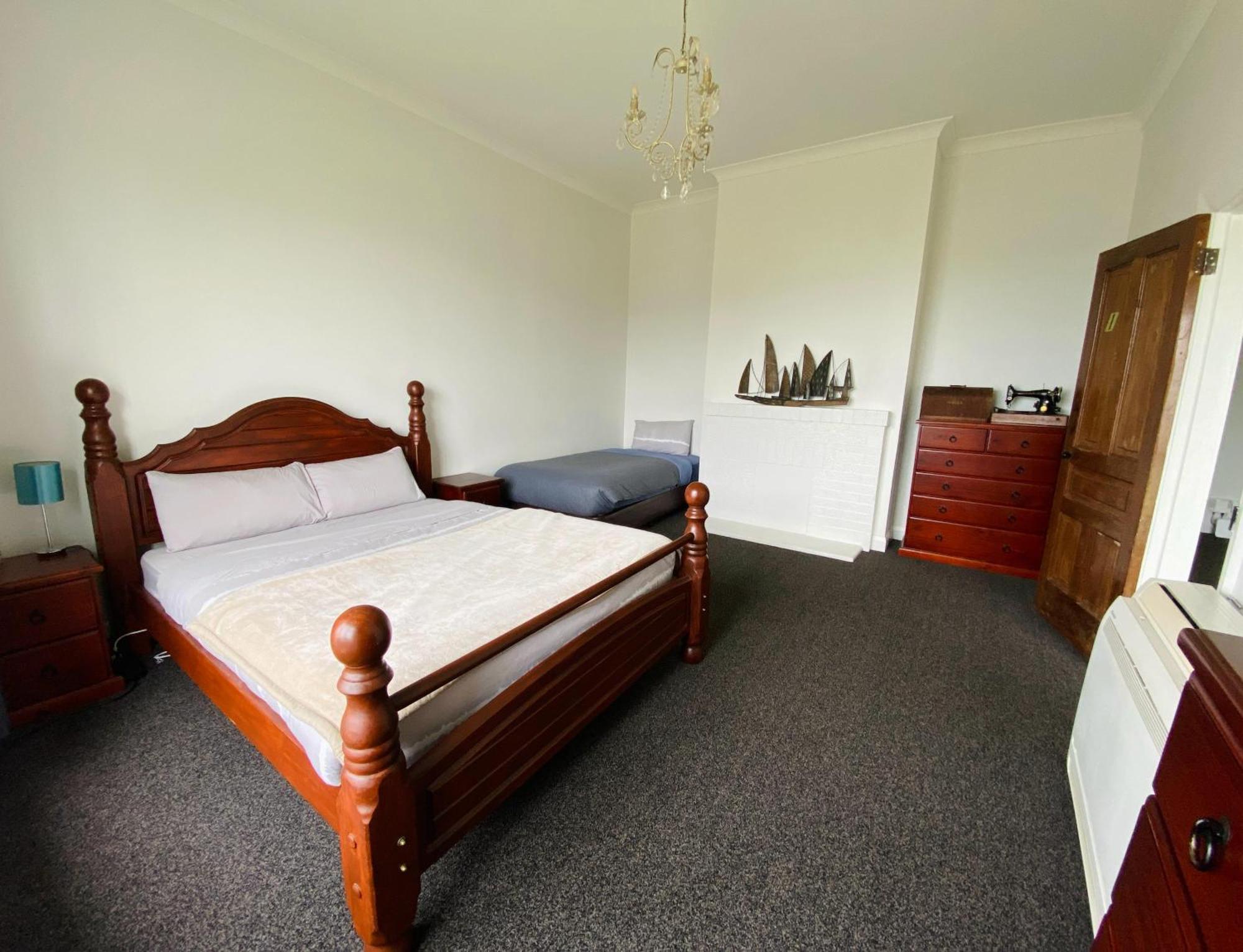 1920's Comfort * Invercargill